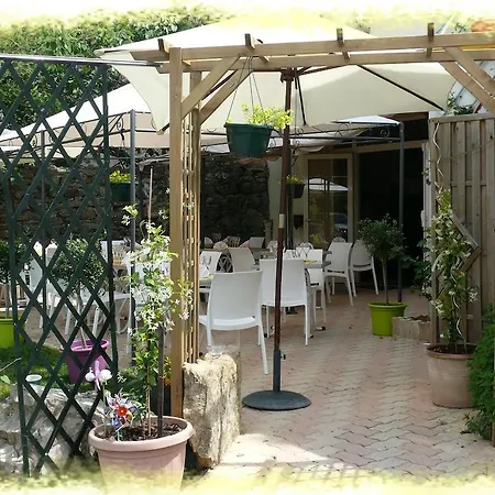 Hotell De La Couronne 2*